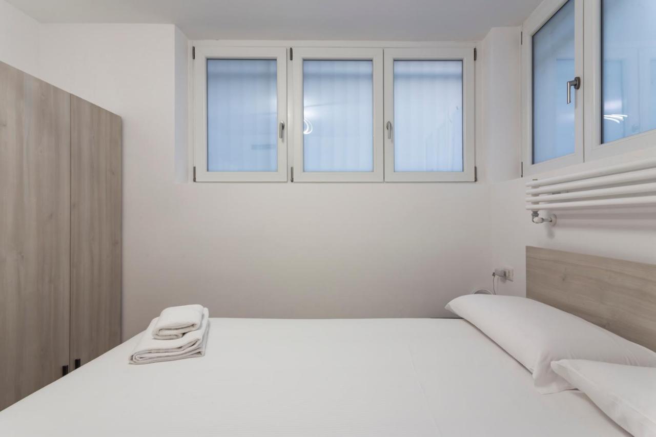 I Host Apartment - Val Strona 6 Мілан Екстер'єр фото
