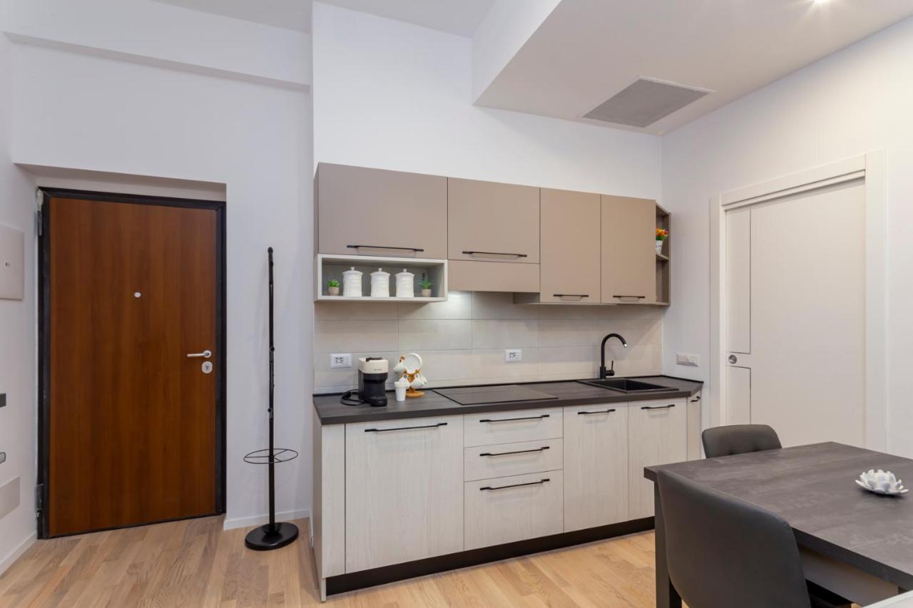I Host Apartment - Val Strona 6 Мілан Екстер'єр фото