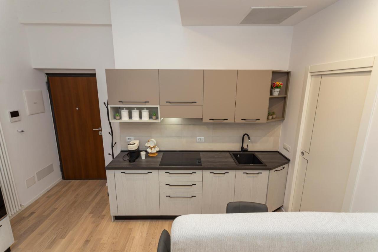I Host Apartment - Val Strona 6 Мілан Екстер'єр фото
